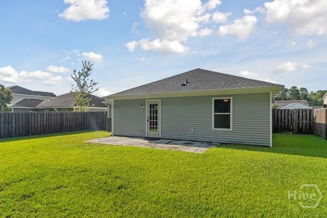 28 Twin Oaks Place, Savannah, GA 31407