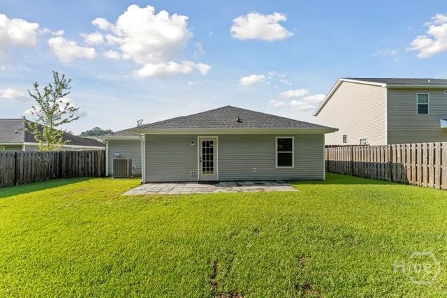 28 Twin Oaks Place, Savannah, GA 31407