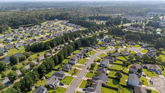 28 Twin Oaks Place, Savannah, GA 31407