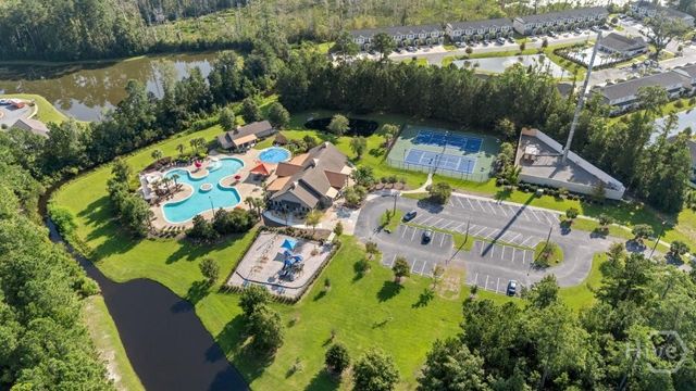 28 Twin Oaks Place, Savannah, GA 31407