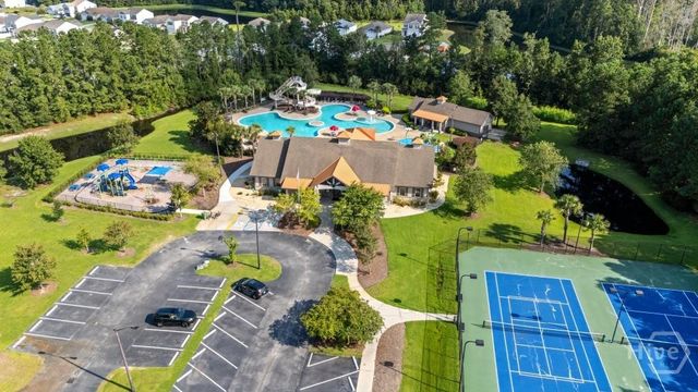28 Twin Oaks Place, Savannah, GA 31407