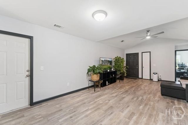 28 Twin Oaks Place, Savannah, GA 31407