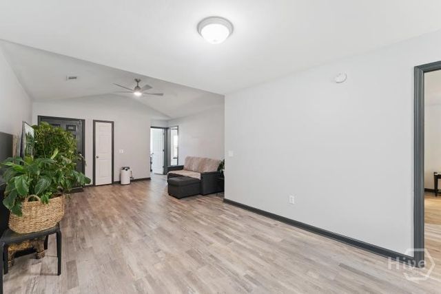 28 Twin Oaks Place, Savannah, GA 31407