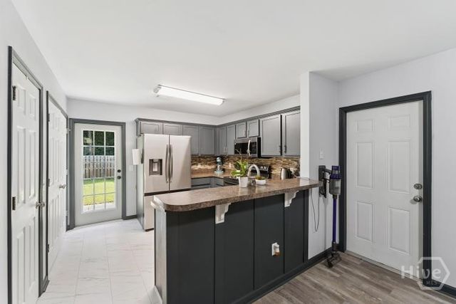 28 Twin Oaks Place, Savannah, GA 31407