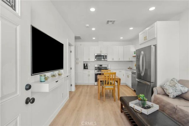 20127 Citronia, Chatsworth, CA 91311