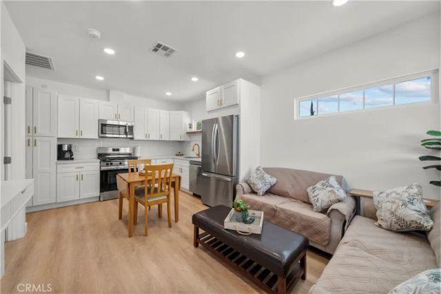 20127 Citronia, Chatsworth, CA 91311