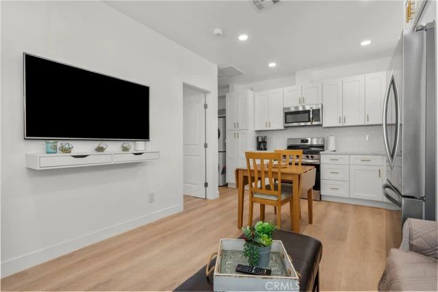 20127 Citronia, Chatsworth, CA 91311