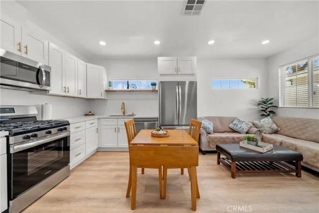 20127 Citronia, Chatsworth, CA 91311