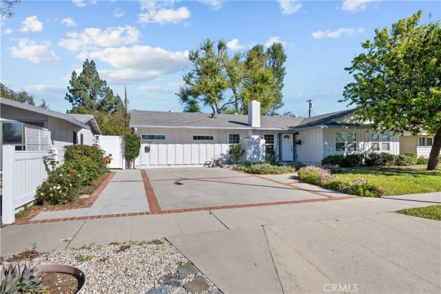 20127 Citronia, Chatsworth, CA 91311