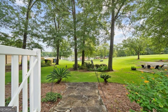 221 Commodore Drive NW, Milledgeville, GA 31061