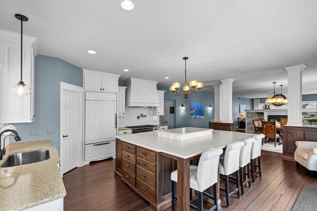 3396 Kings Point Road, Excelsior, MN 55331