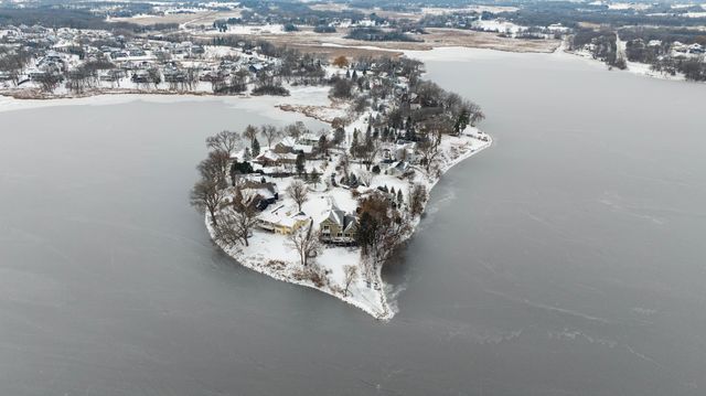 3396 Kings Point Road, Excelsior, MN 55331