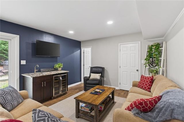 5 Valentine CT, Newport News, VA 23606