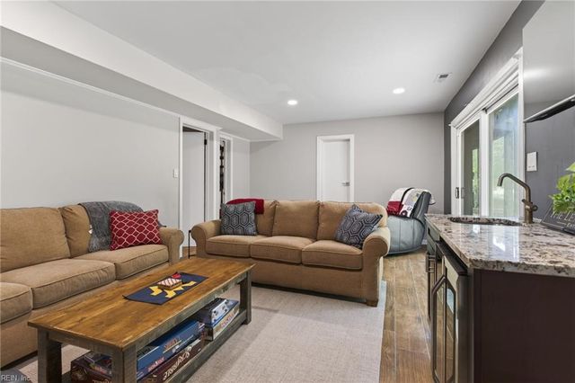 5 Valentine CT, Newport News, VA 23606