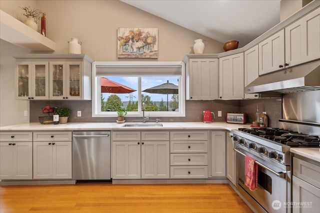 10503 158th Avenue NE, Redmond, WA 98052