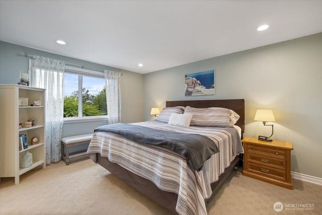 10503 158th Avenue NE, Redmond, WA 98052