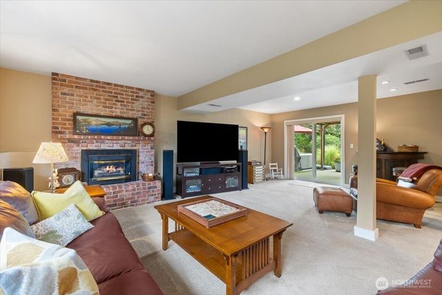 10503 158th Avenue NE, Redmond, WA 98052