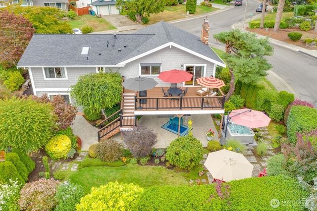 10503 158th Avenue NE, Redmond, WA 98052