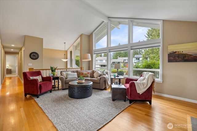 10503 158th Avenue NE, Redmond, WA 98052