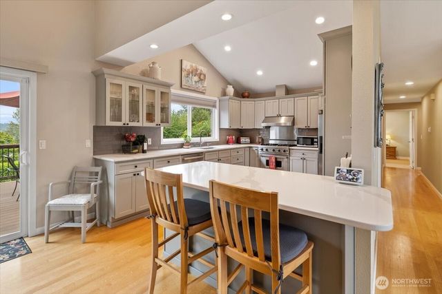 10503 158th Avenue NE, Redmond, WA 98052