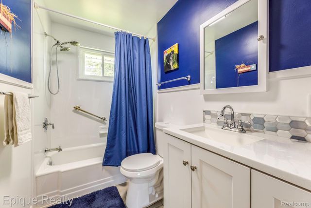 10091 N Genesee Road, Thetford Township, MI 48458