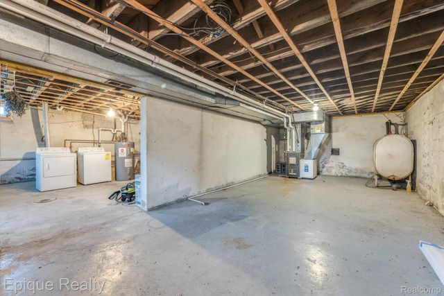 10091 N Genesee Road, Thetford Township, MI 48458