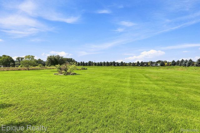 10091 N Genesee Road, Thetford Township, MI 48458