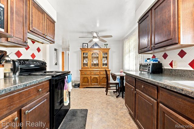 10091 N Genesee Road, Thetford Township, MI 48458