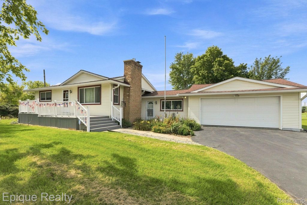 10091 N Genesee Road, Thetford Township, MI 48458