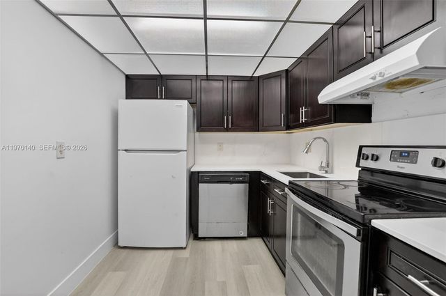 450 NW 20th St 2120, Boca Raton, FL 33431