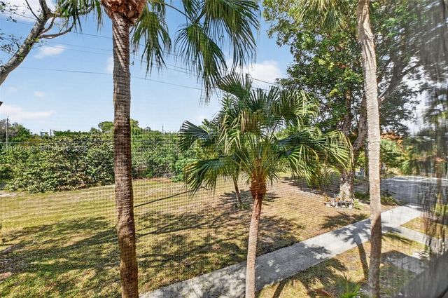 450 NW 20th St 2120, Boca Raton, FL 33431