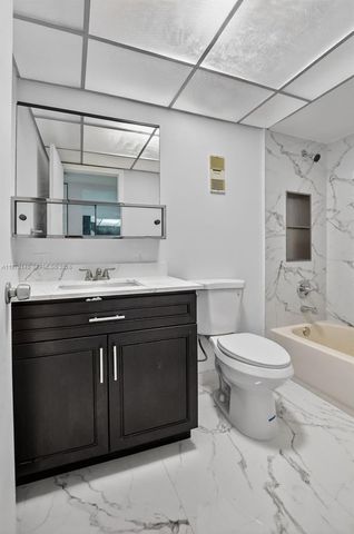 450 NW 20th St 2120, Boca Raton, FL 33431