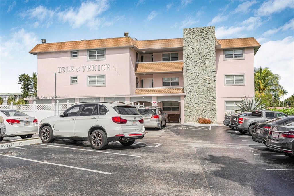 2775 Taft St 301, Hollywood, FL 33020