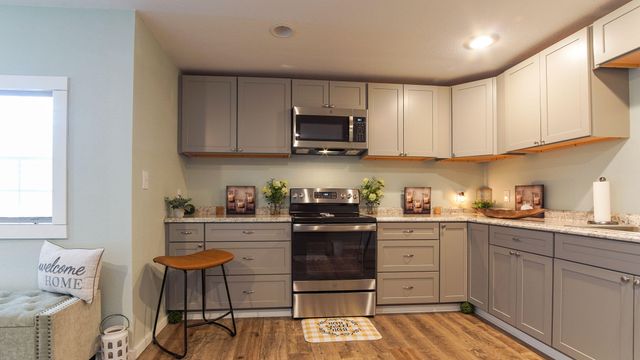 261 W Royal Palm Avenue, Defuniak Springs, FL 32433