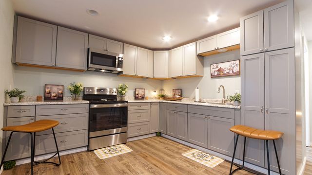 261 W Royal Palm Avenue, Defuniak Springs, FL 32433