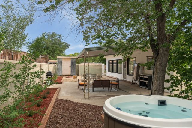 2913 San Joaquin Avenue SE, Albuquerque, NM 87106