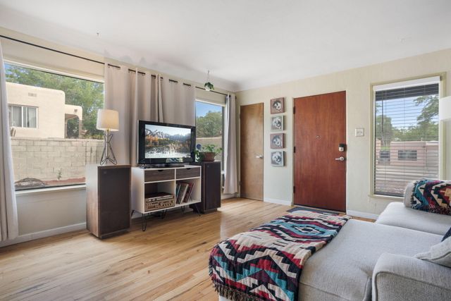 2913 San Joaquin Avenue SE, Albuquerque, NM 87106