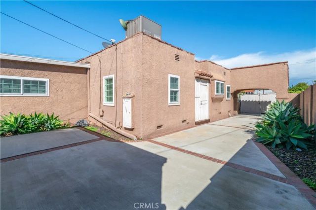 8319 S Van Ness, Inglewood, CA 90305