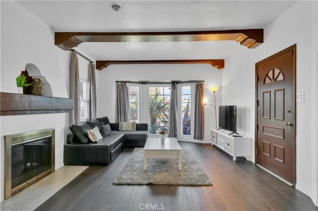 8319 S Van Ness, Inglewood, CA 90305