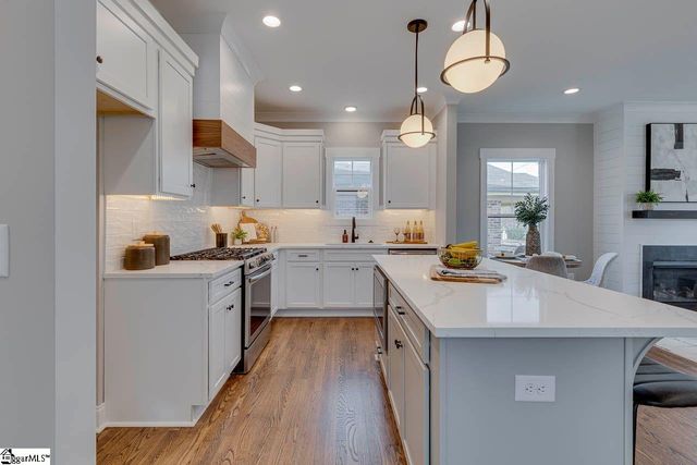 35 Endel Street, Greenville, SC 29611