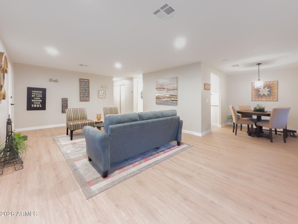 Image 5 of property listing at 16225 N 29th ST -- 51, Phoenix, AZ 85032