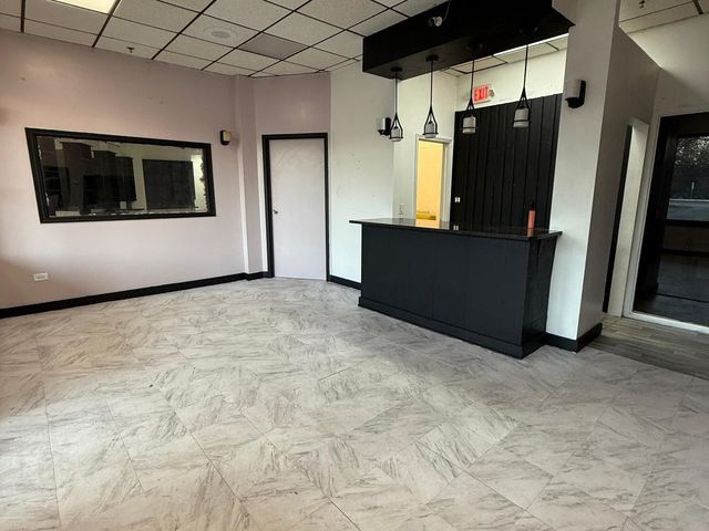 1600 Maple Avenue D, Lisle, IL 60532