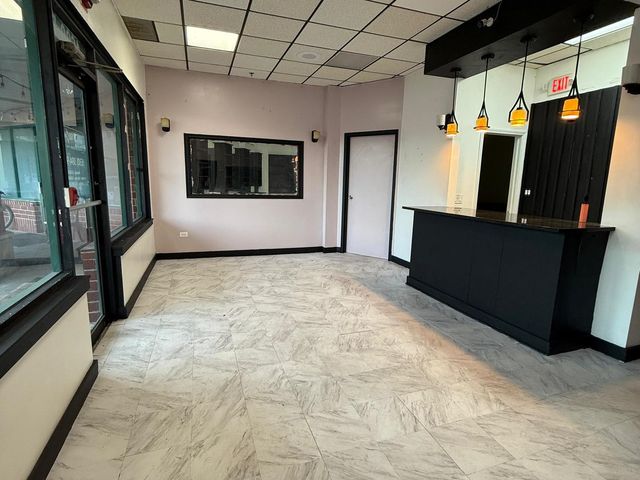 1600 Maple Avenue D, Lisle, IL 60532