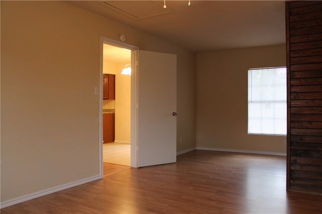 122 Southside Drive, Sanger, TX 76266