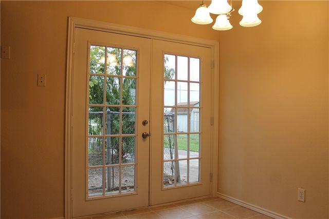 122 Southside Drive, Sanger, TX 76266