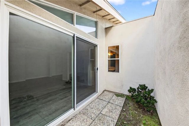 5267 Meadow Wood, Lakewood, CA 90712