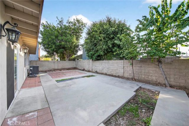 5267 Meadow Wood, Lakewood, CA 90712