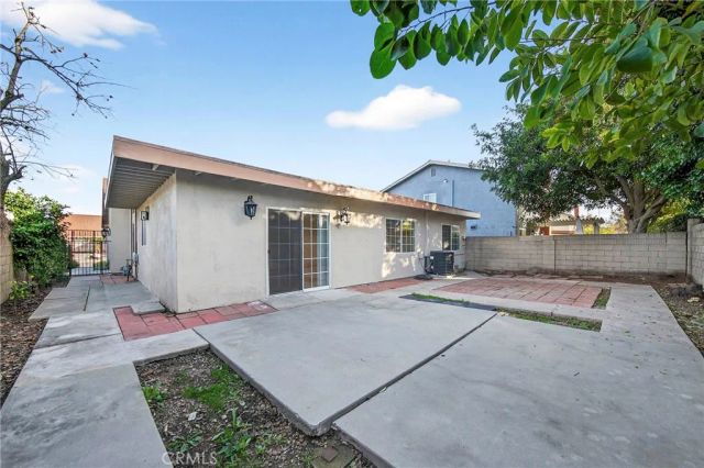 5267 Meadow Wood, Lakewood, CA 90712