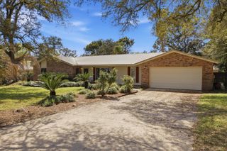 157 Country Club Road, Shalimar, FL 32579