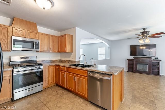 6581 Rose Hill River Drive, Las Vegas, NV 89122